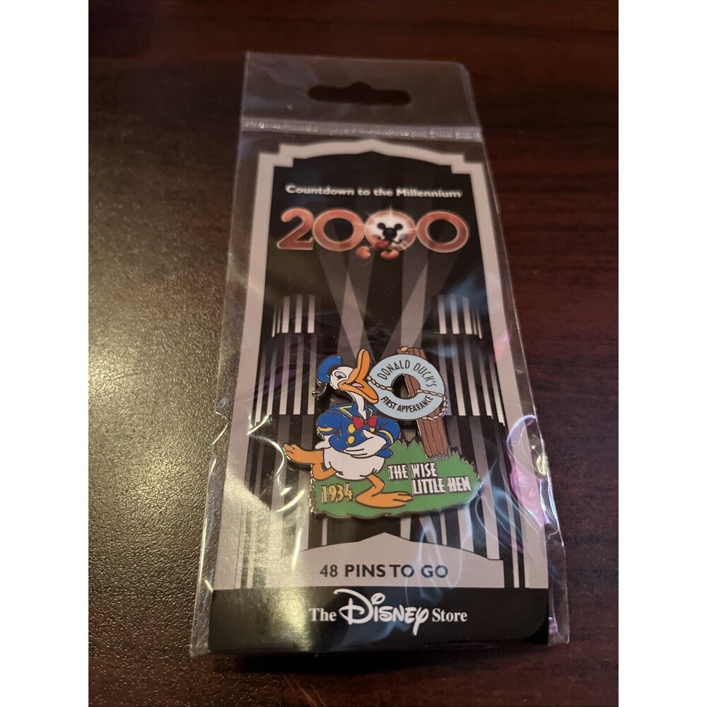Disney Countdown To The Millennium Donald Duck The‎ Wise Little Hen #49 Pin